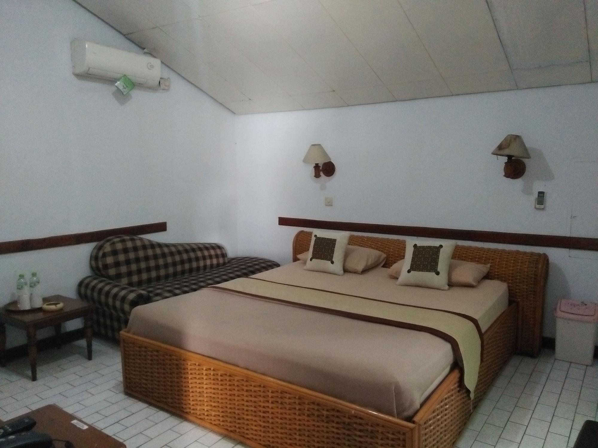 Oyo 1945 Hotel Bali Indah 万隆 外观 照片