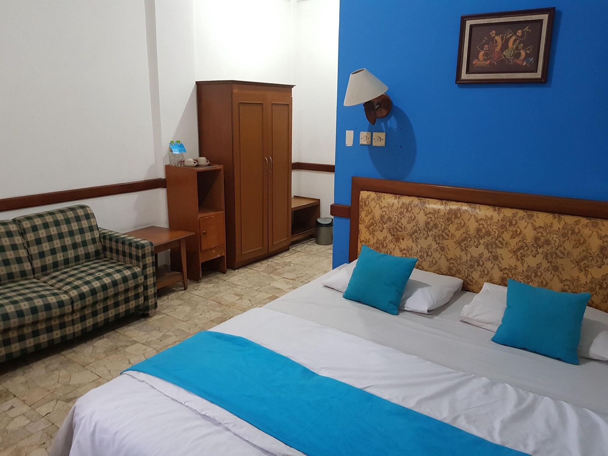 Oyo 1945 Hotel Bali Indah 万隆 外观 照片