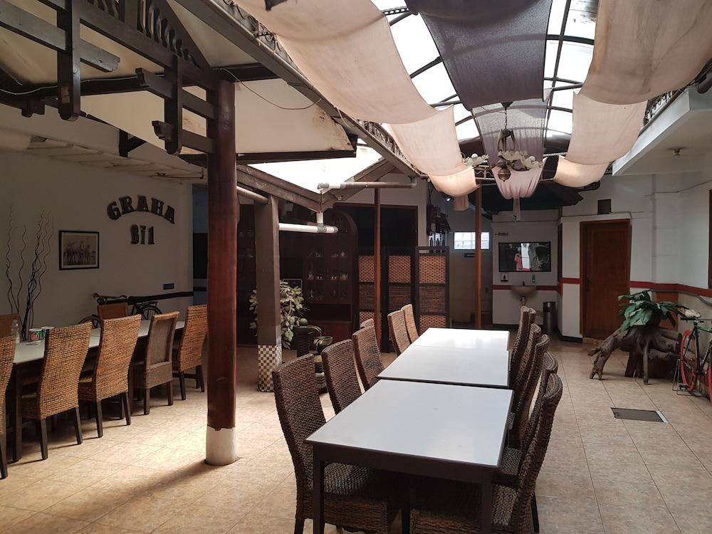 Oyo 1945 Hotel Bali Indah 万隆 外观 照片