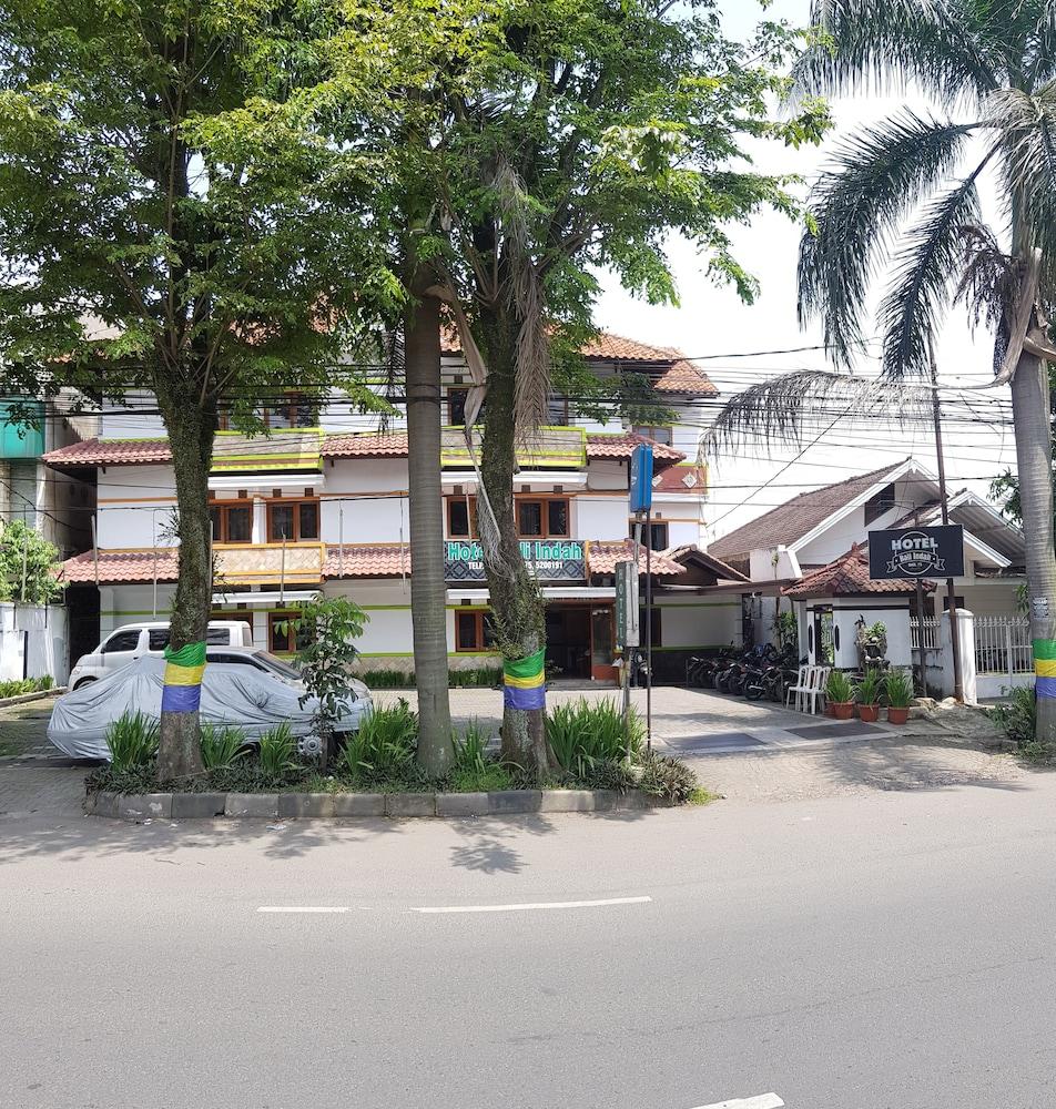 Oyo 1945 Hotel Bali Indah 万隆 外观 照片