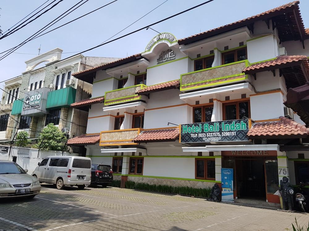 Oyo 1945 Hotel Bali Indah 万隆 外观 照片