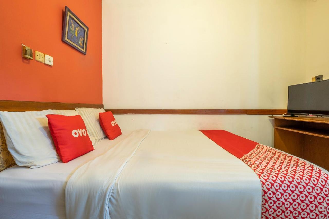 Oyo 1945 Hotel Bali Indah 万隆 外观 照片